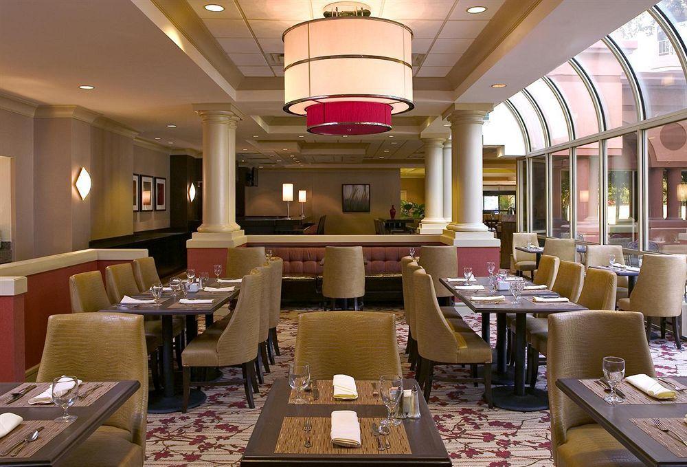 Sheraton Suites Market Center Даллас Экстерьер фото