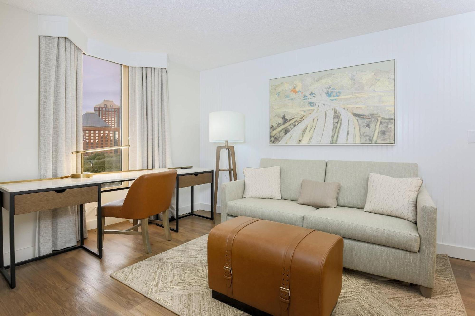 Sheraton Suites Market Center Даллас Экстерьер фото