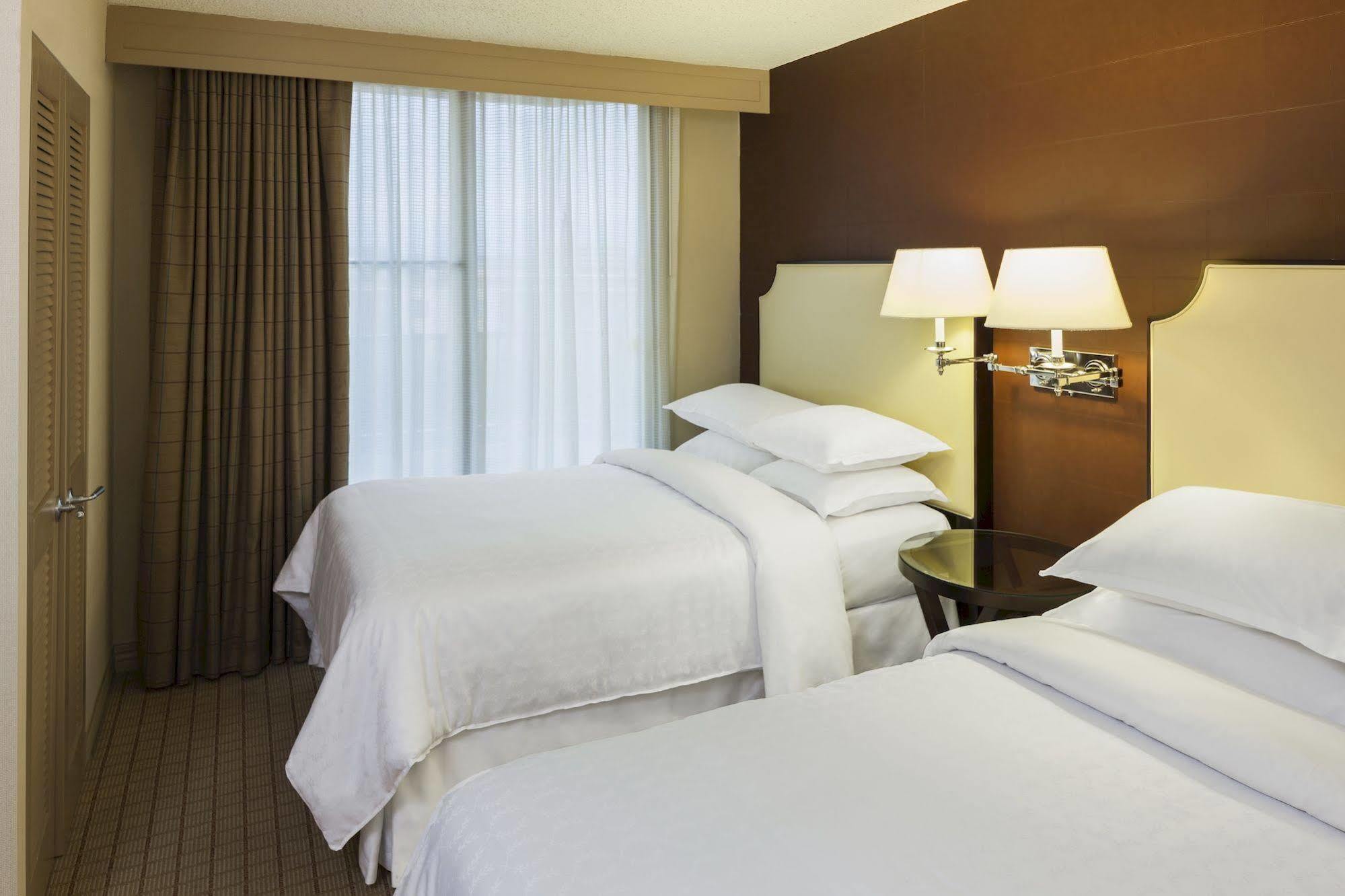 Sheraton Suites Market Center Даллас Экстерьер фото