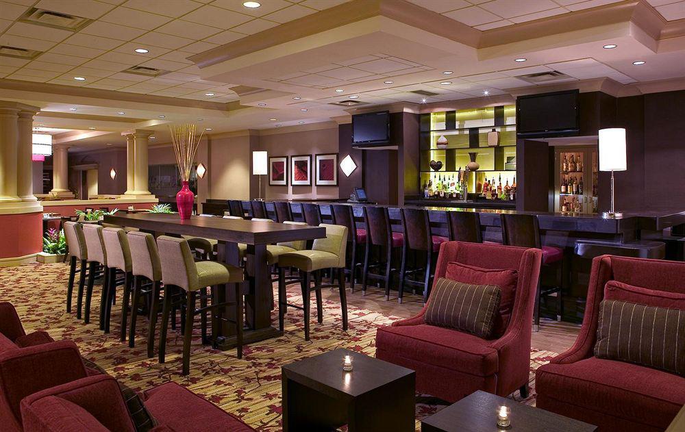 Sheraton Suites Market Center Даллас Экстерьер фото